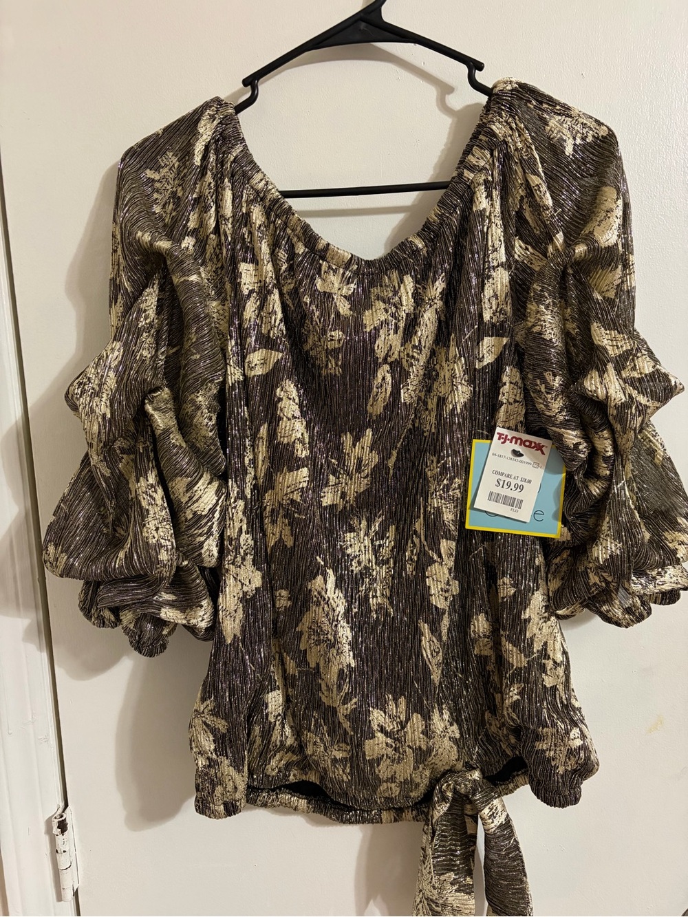 CeCe Gold Metallic Floral Puff-Sleeve Blouse